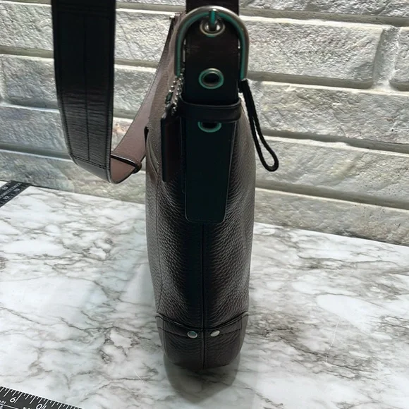 Coach Vintage Brown Pebbled Leather Crossbody Shoulder Bag Sling in GUC - Picture 4 of 16